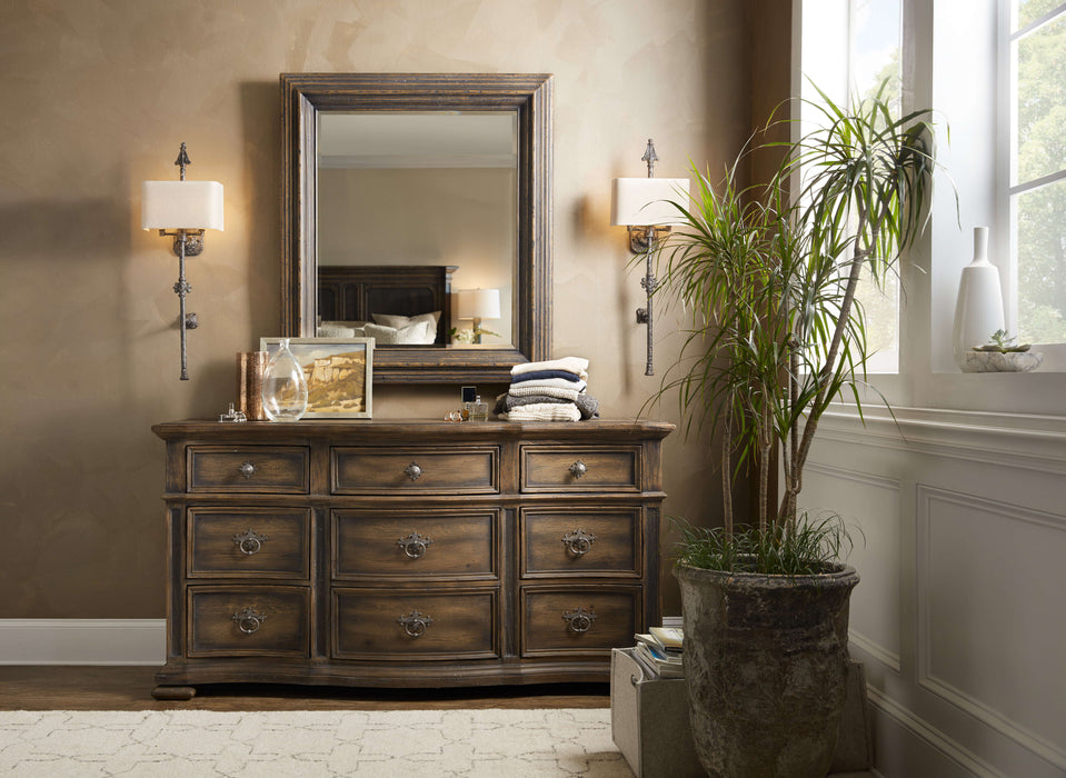 Hill Country - Williamson 9-Drawer Dresser